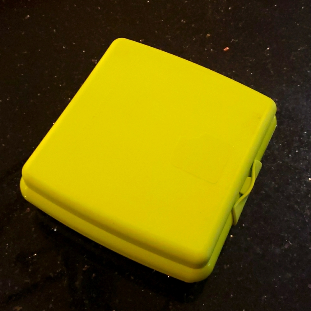 Tupperware 🥪 container